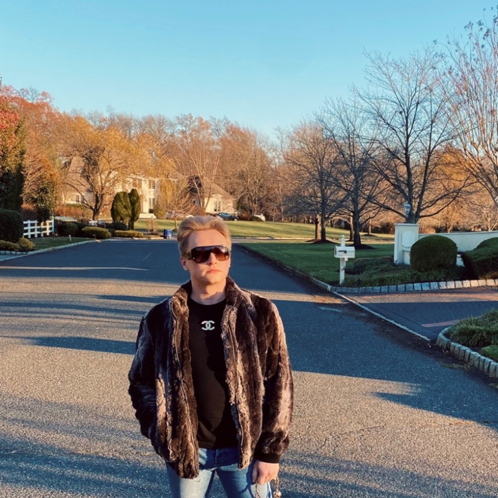 Meet your Posher, Thomas